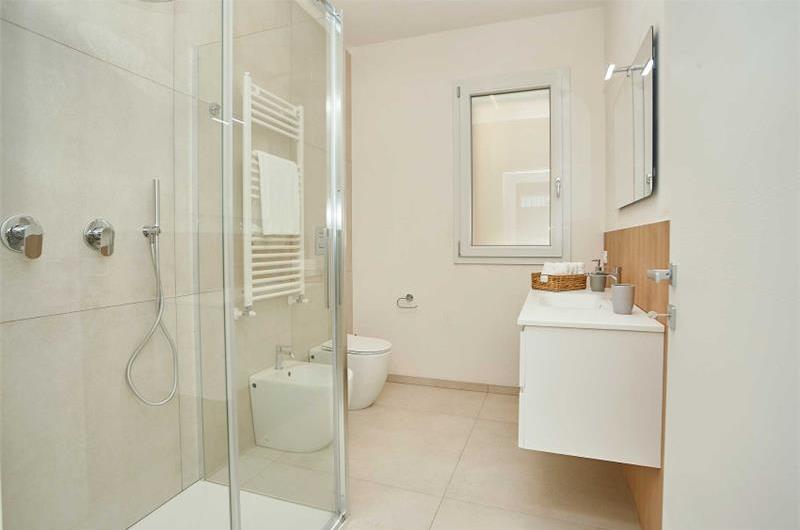 3 bedroom seaside apartments in Sicily, sleeps 6