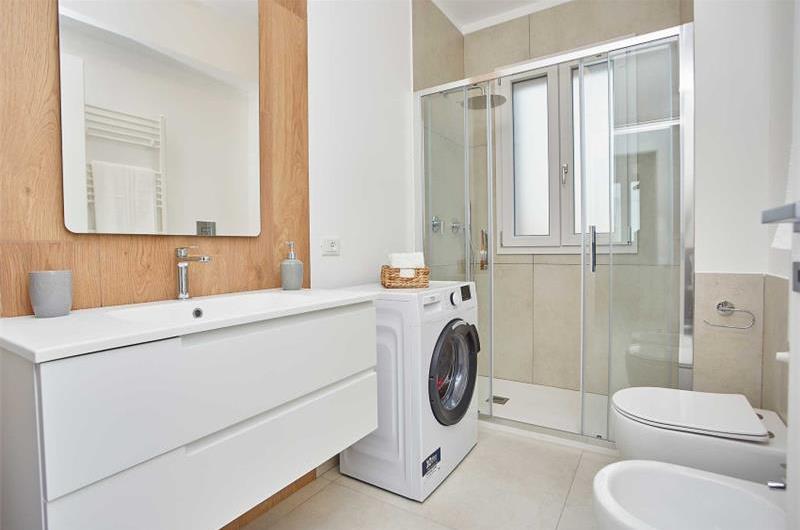 3 bedroom seaside apartments in Sicily, sleeps 6