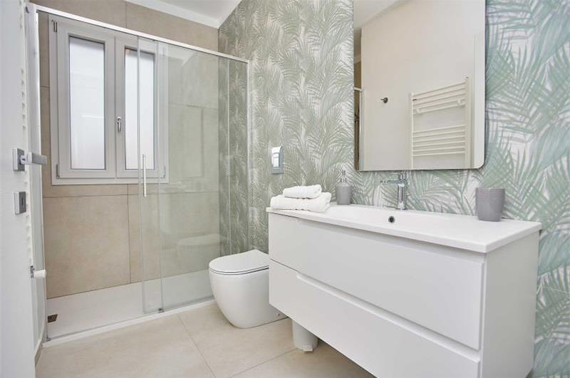 3 bedroom seaside apartments in Sicily, sleeps 6