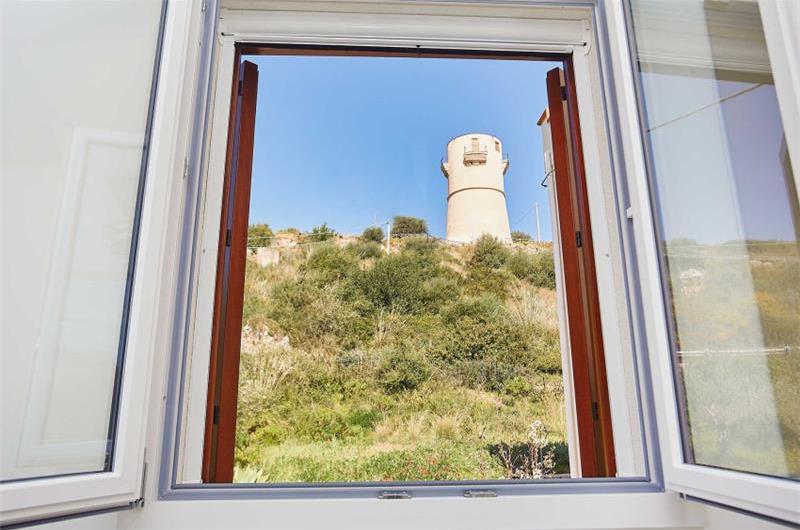 3 bedroom seaside apartments in Sicily, sleeps 6