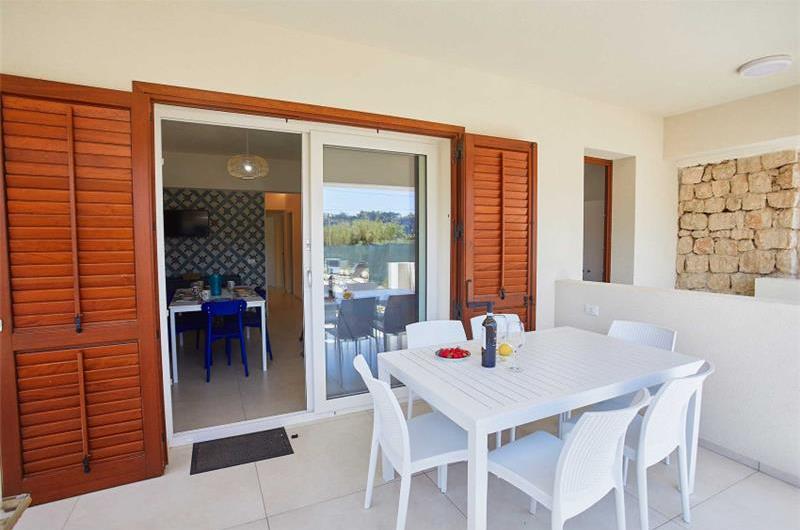 3 bedroom seaside apartments in Sicily, sleeps 6