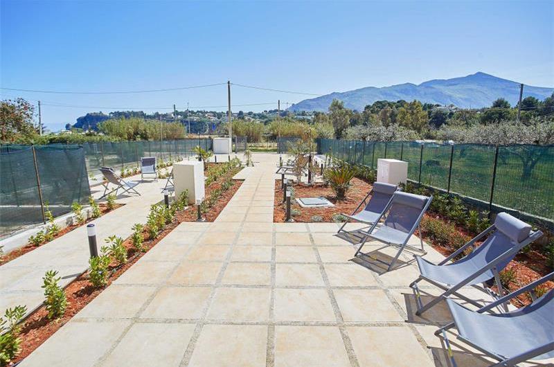 3 bedroom seaside apartments in Sicily, sleeps 6