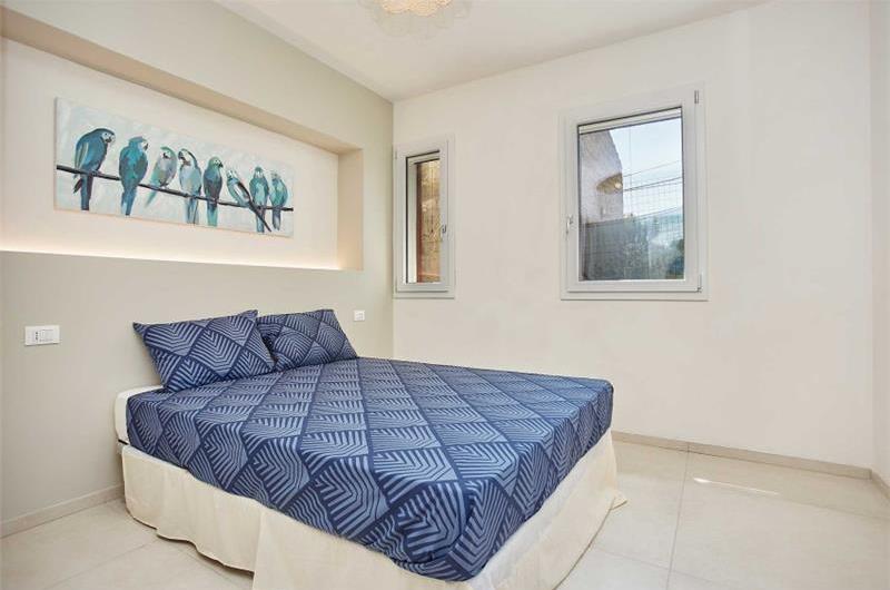 3 bedroom seaside apartments in Sicily, sleeps 6