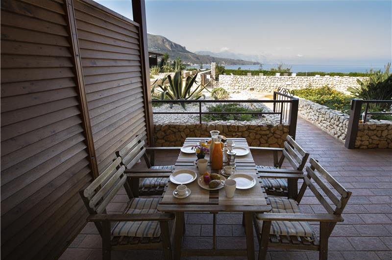 2 bedroom seaside apartments with shared pool, sleeps 4-5