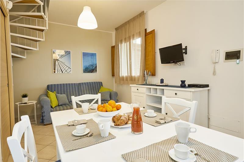 2 bedroom seaside apartments with shared pool, sleeps 4-5
