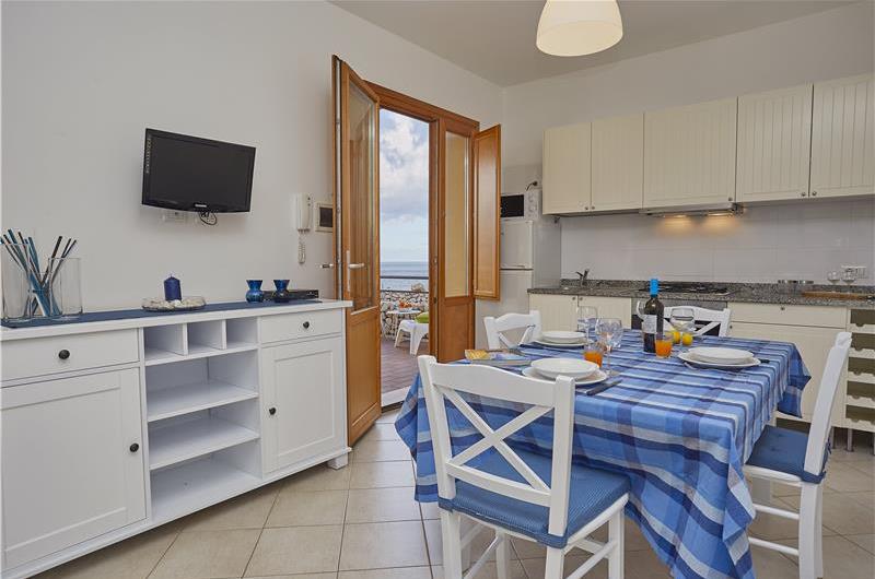 2 bedroom seaside apartments with shared pool, sleeps 4-5