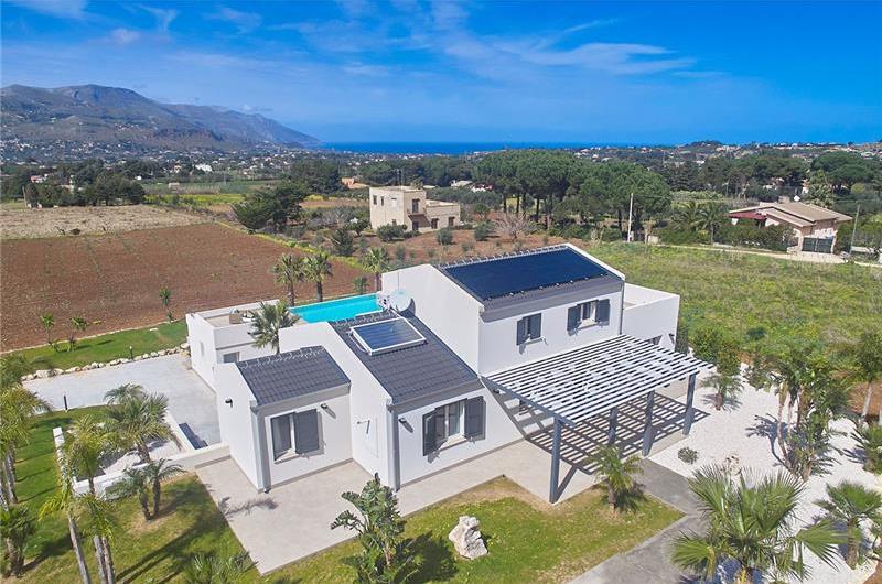 5 bedroom villa with infinity pool, Castellammare del Golfo, sleeps 9