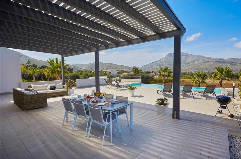 5 bedroom villa with infinity pool, Castellammare del Golfo, sleeps 9