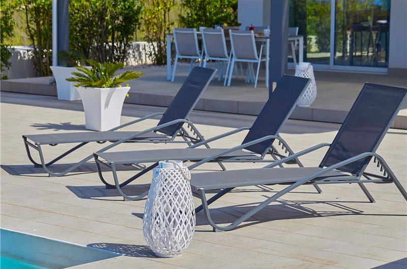 5 bedroom villa with infinity pool, Castellammare del Golfo, sleeps 9