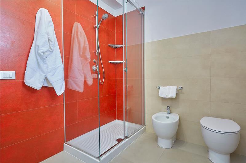 5 bedroom villa with infinity pool, Castellammare del Golfo, sleeps 9