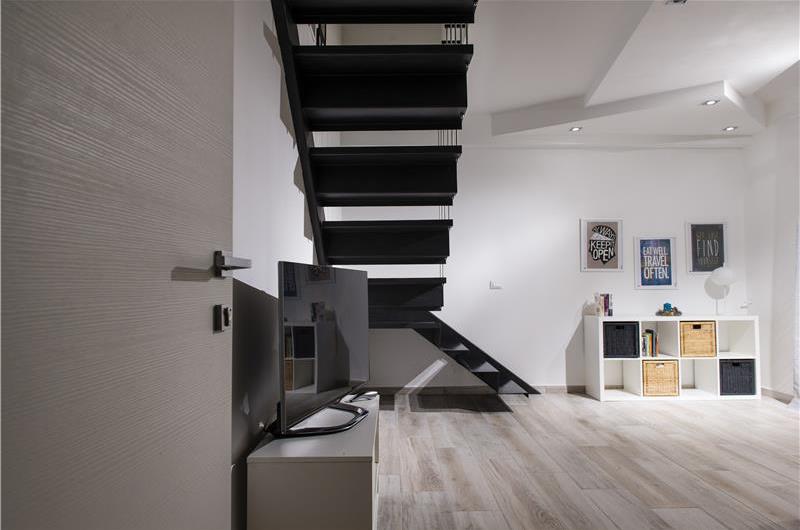 3 bedroom villa with jacuzzi, Castellammare del Golfo, sleeps 4-6