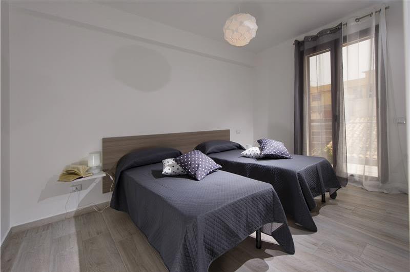 3 bedroom villa with jacuzzi, Castellammare del Golfo, sleeps 4-6