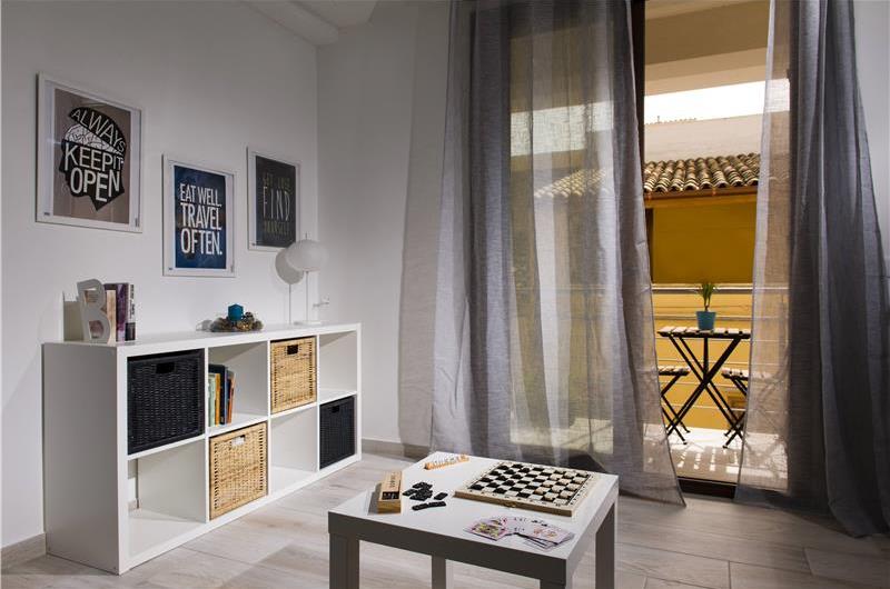 3 bedroom villa with jacuzzi, Castellammare del Golfo, sleeps 4-6