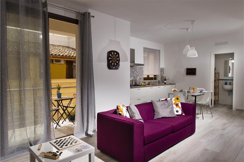 3 bedroom villa with jacuzzi, Castellammare del Golfo, sleeps 4-6