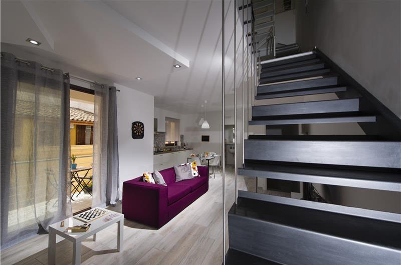 3 bedroom villa with jacuzzi, Castellammare del Golfo, sleeps 4-6