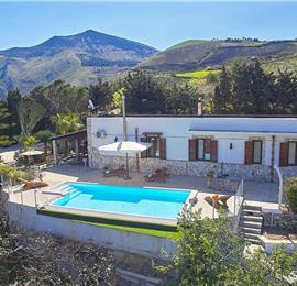 2 bedroom villa with pool, Castellammare del Golfo, sleeps 4