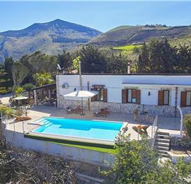 2 bedroom villa with pool, Castellammare del Golfo, sleeps 4