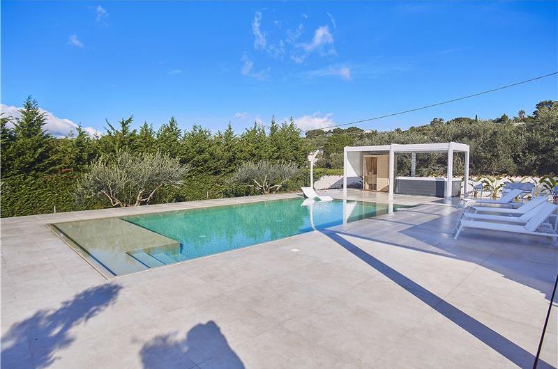 3 bedroom villa with infinity pool, jacuzzi & sauna, Castellammare del Golfo, sleeps 6
