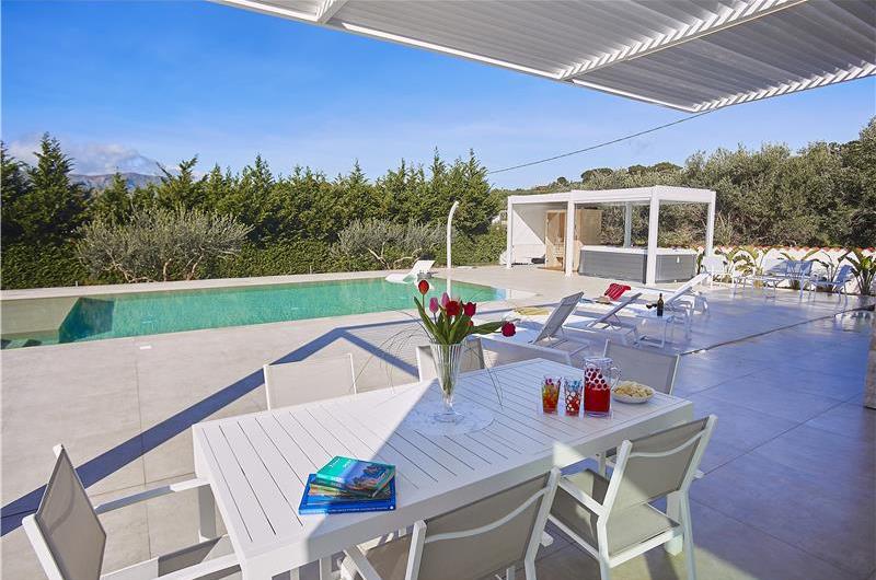 3 bedroom villa with infinity pool, jacuzzi & sauna, Castellammare del Golfo, sleeps 6