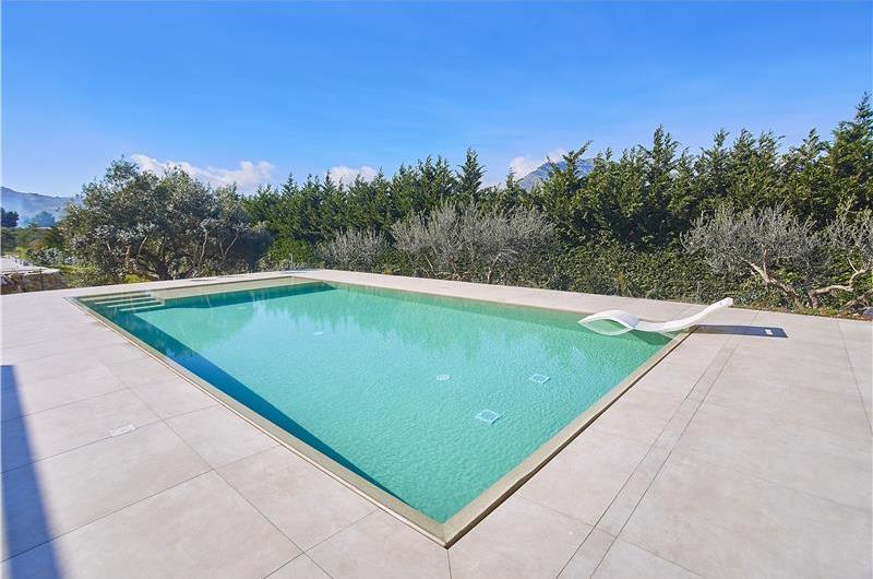 3 bedroom villa with infinity pool, jacuzzi & sauna, Castellammare del Golfo, sleeps 6