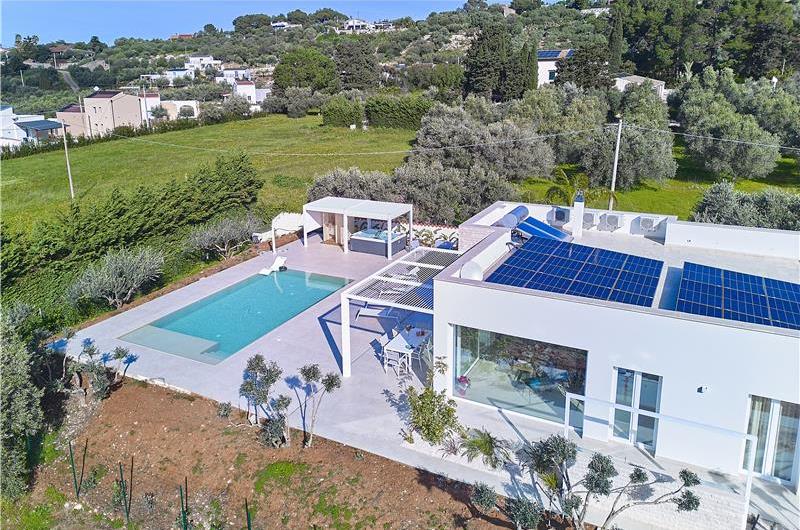 3 bedroom villa with infinity pool, jacuzzi & sauna, Castellammare del Golfo, sleeps 6