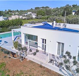 3 bedroom villa with infinity pool, jacuzzi & sauna, Castellammare del Golfo, sleeps 6
