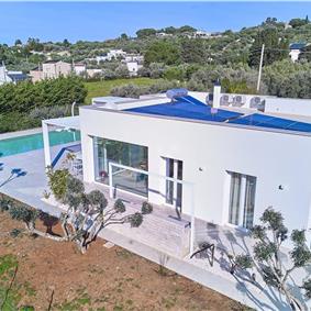 3 bedroom villa with infinity pool, jacuzzi & sauna, Castellammare del Golfo, sleeps 6