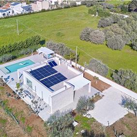 3 bedroom villa with infinity pool, jacuzzi & sauna, Castellammare del Golfo, sleeps 6
