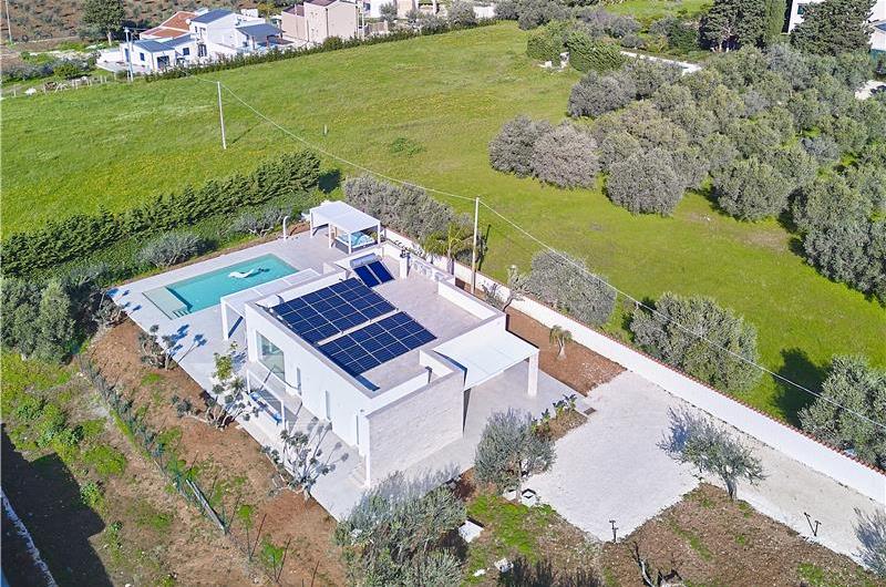 3 bedroom villa with infinity pool, jacuzzi & sauna, Castellammare del Golfo, sleeps 6