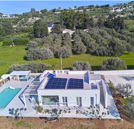 3 bedroom villa with infinity pool, jacuzzi & sauna, Castellammare del Golfo, sleeps 6