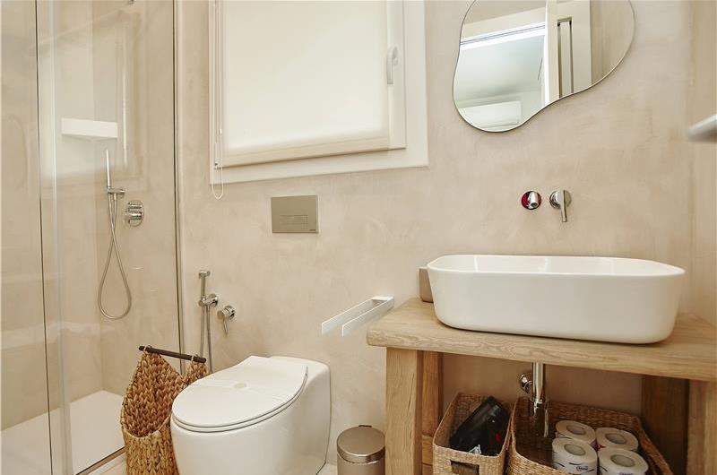 4 bedroom villa with pool, Castellammare del Golfo, sleeps 8-10