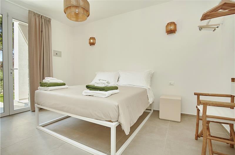 4 bedroom villa with pool, Castellammare del Golfo, sleeps 8-10