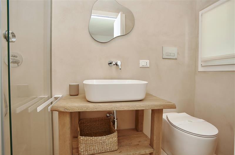 4 bedroom villa with pool, Castellammare del Golfo, sleeps 8-10