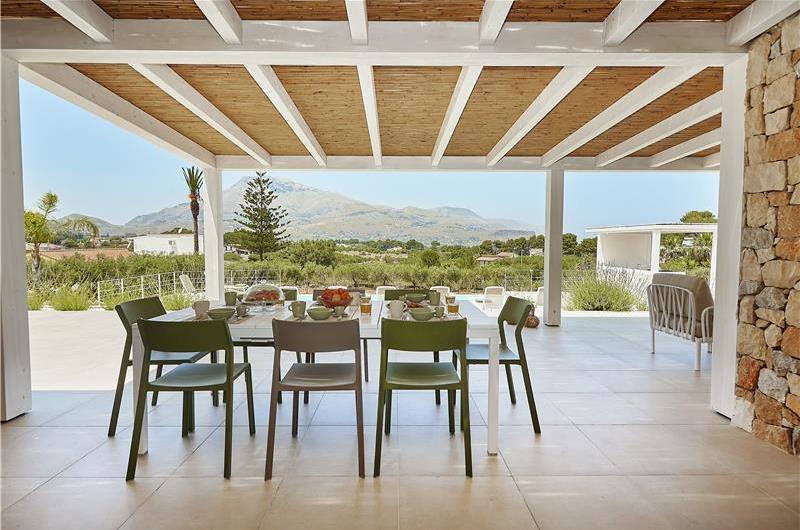 4 bedroom villa with pool, Castellammare del Golfo, sleeps 8-10