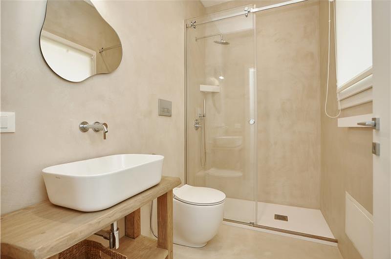 4 bedroom villa with pool, Castellammare del Golfo, sleeps 8-10