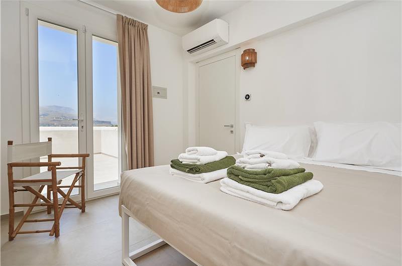 4 bedroom villa with pool, Castellammare del Golfo, sleeps 8-10