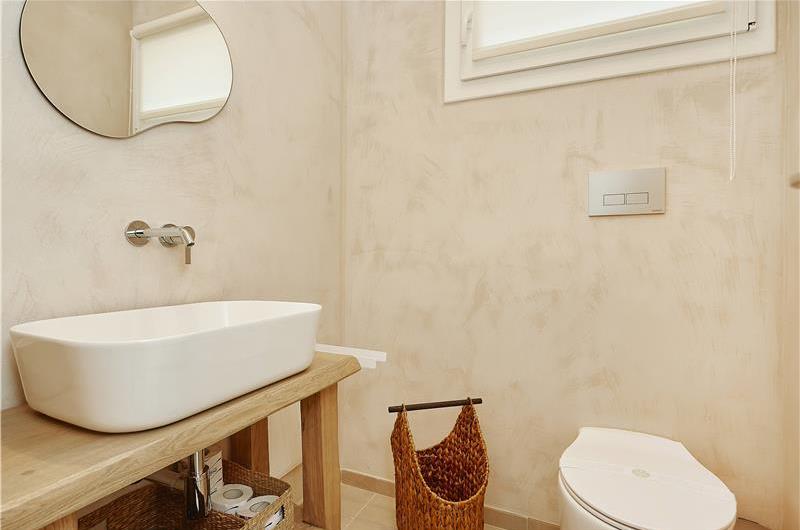 4 bedroom villa with pool, Castellammare del Golfo, sleeps 8-10