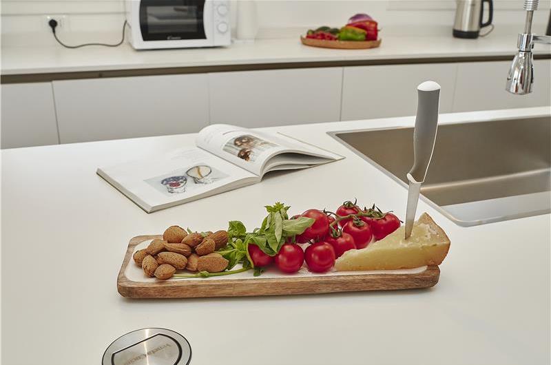 4 bedroom villa with pool, Castellammare del Golfo, sleeps 8-10