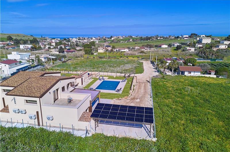 Two 3 bedroom villas with private pools, Alcamo, each sleeps 6-7