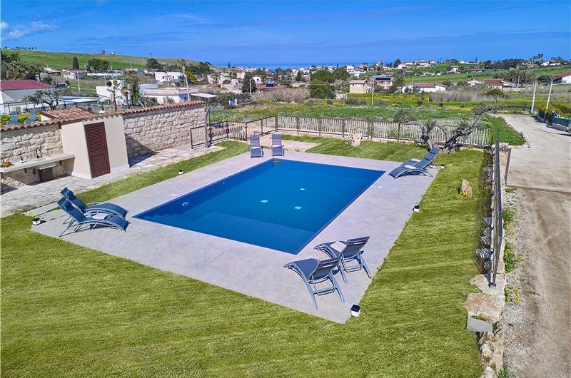 Two 3 bedroom villas with private pools, Alcamo, each sleeps 6-7