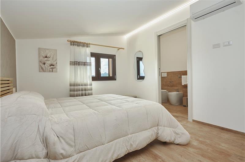 Two 3 bedroom villas with private pools, Alcamo, each sleeps 6-7