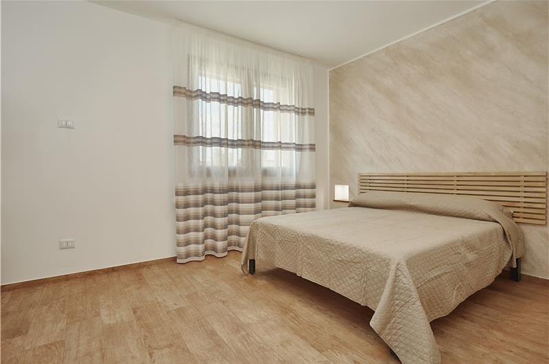 Two 3 bedroom villas with private pools, Alcamo, each sleeps 6-7