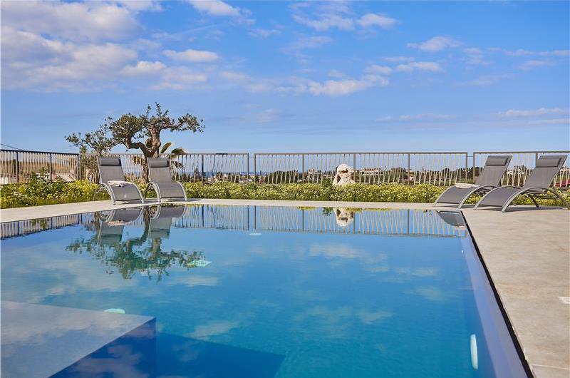 Two 3 bedroom villas with private pools, Alcamo, each sleeps 6-7