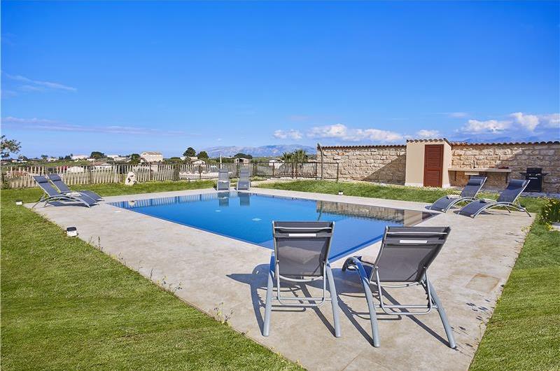 Two 3 bedroom villas with private pools, Alcamo, each sleeps 6-7