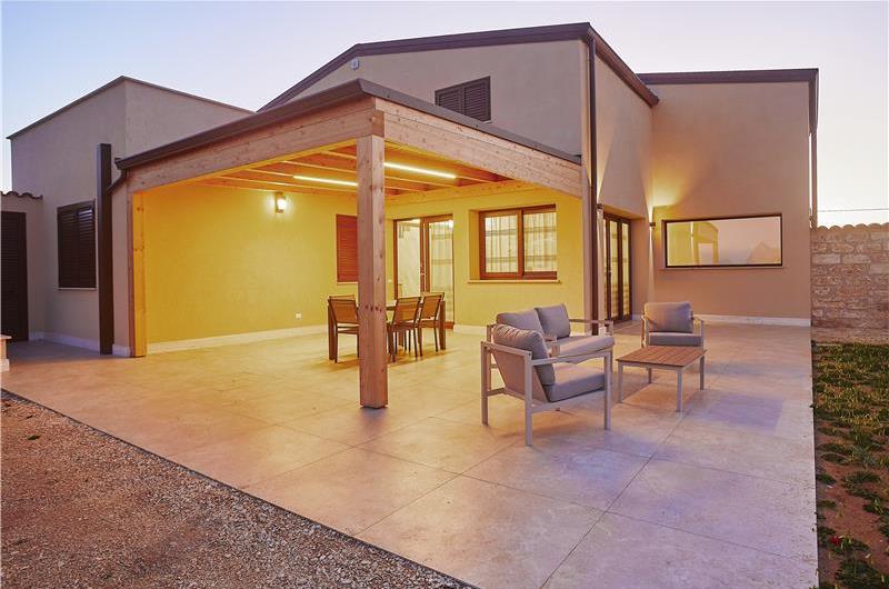 Two 3 bedroom villas with private pools, Alcamo, each sleeps 6-7