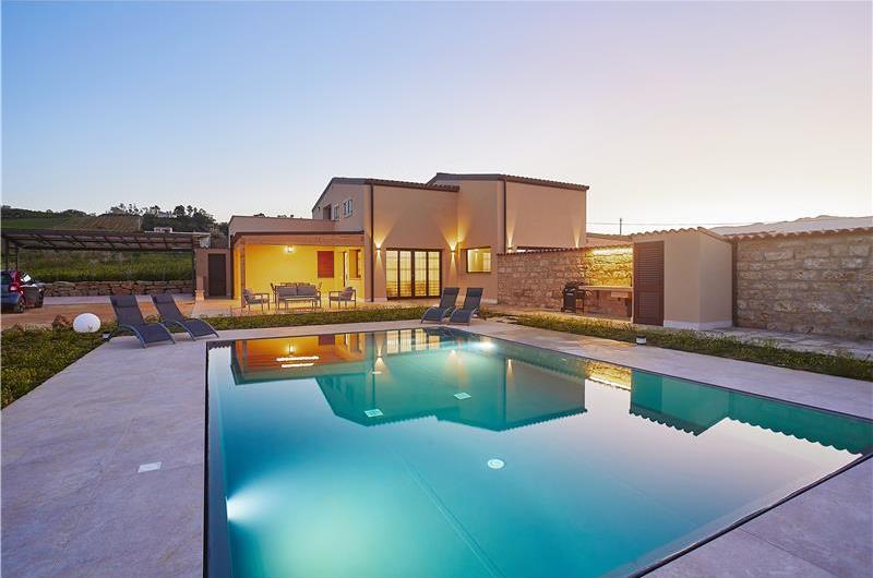 Two 3 bedroom villas with private pools, Alcamo, each sleeps 6-7