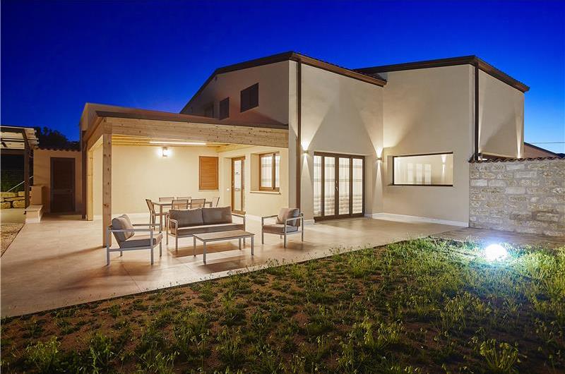 Two 3 bedroom villas with private pools, Alcamo, each sleeps 6-7