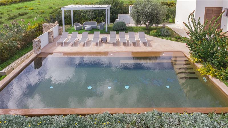 4 bedroom villa with infinity pool, Alcamo, sleeps 6-8