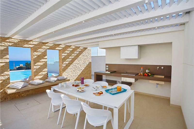 3 bedroom villa with pool & sea views, Alcamo Marina, sleeps 6-7