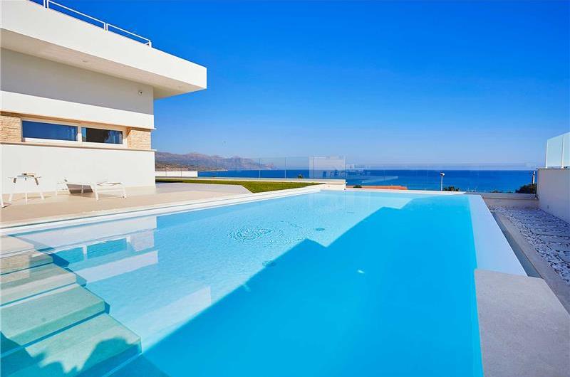 3 bedroom villa with pool & sea views, Alcamo Marina, sleeps 6-7